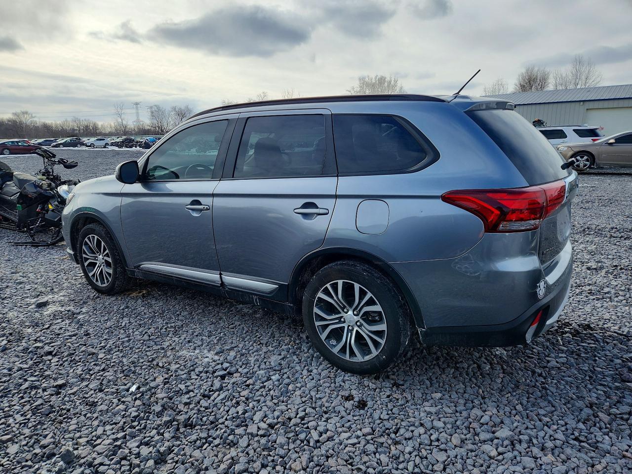 2016 MITSUBISHI outlander