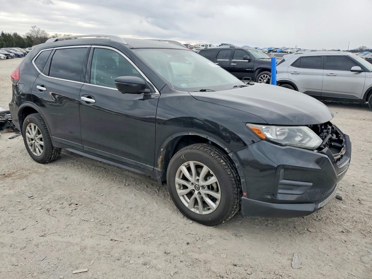 2017 NISSAN ROGUE