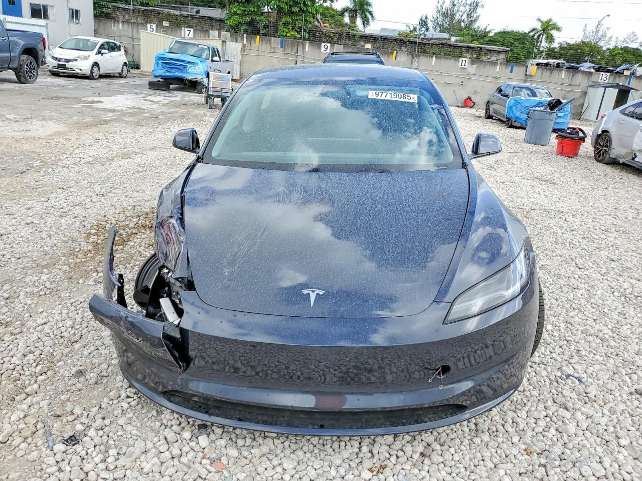 2025 TESLA MODEL 3