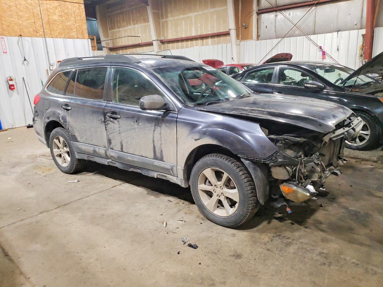 2013 SUBARU Outback
