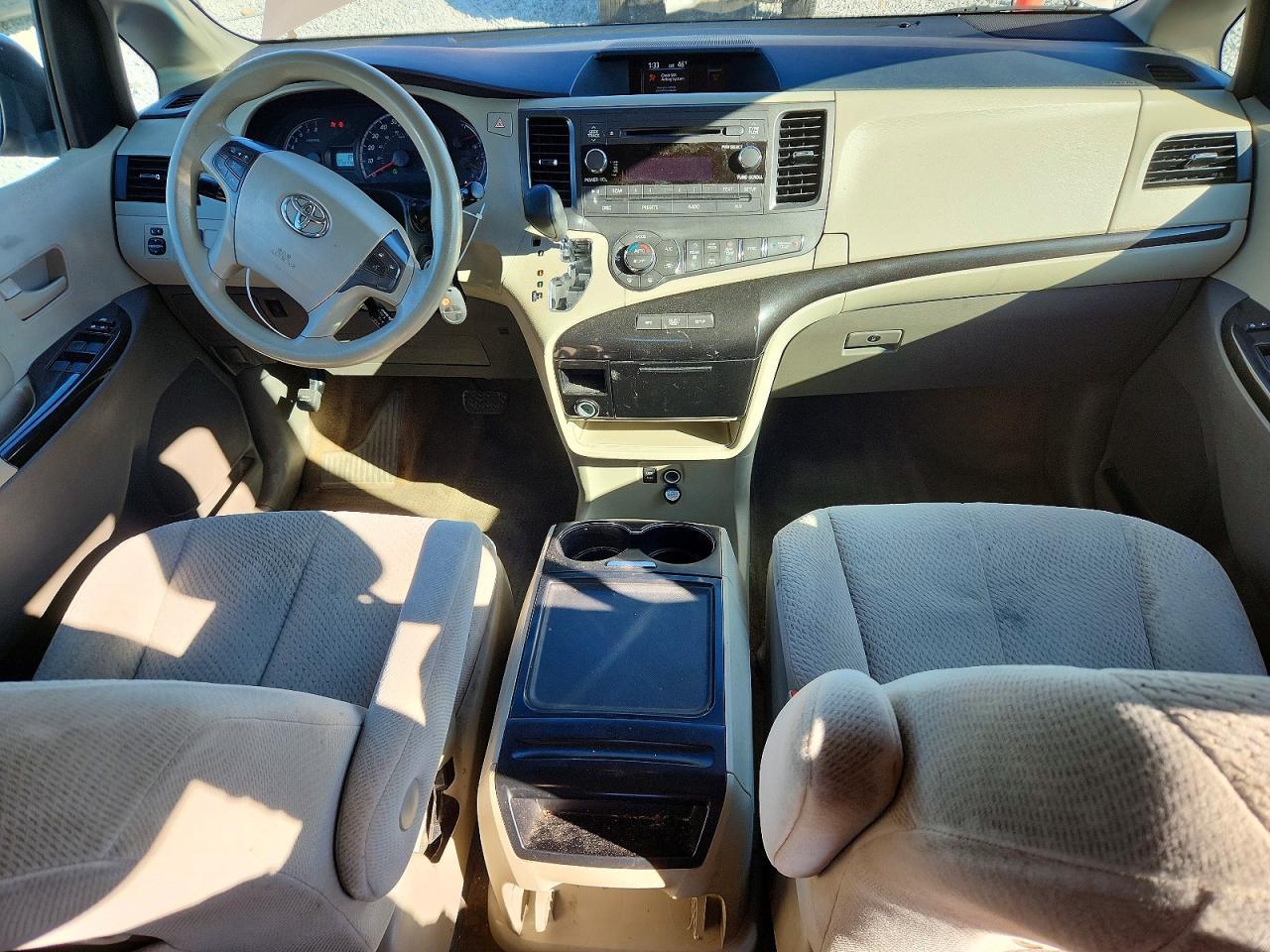 2013 TOYOTA SIENNA
