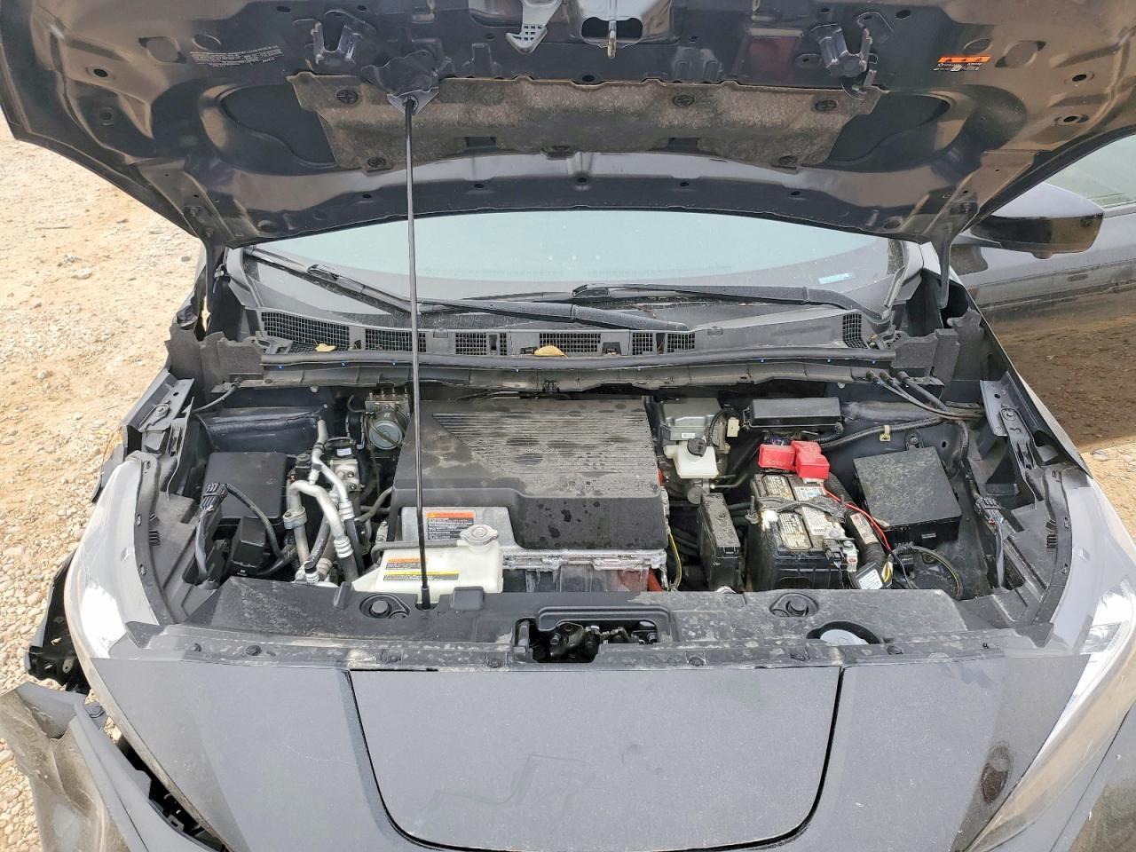 2022 NISSAN LEAF