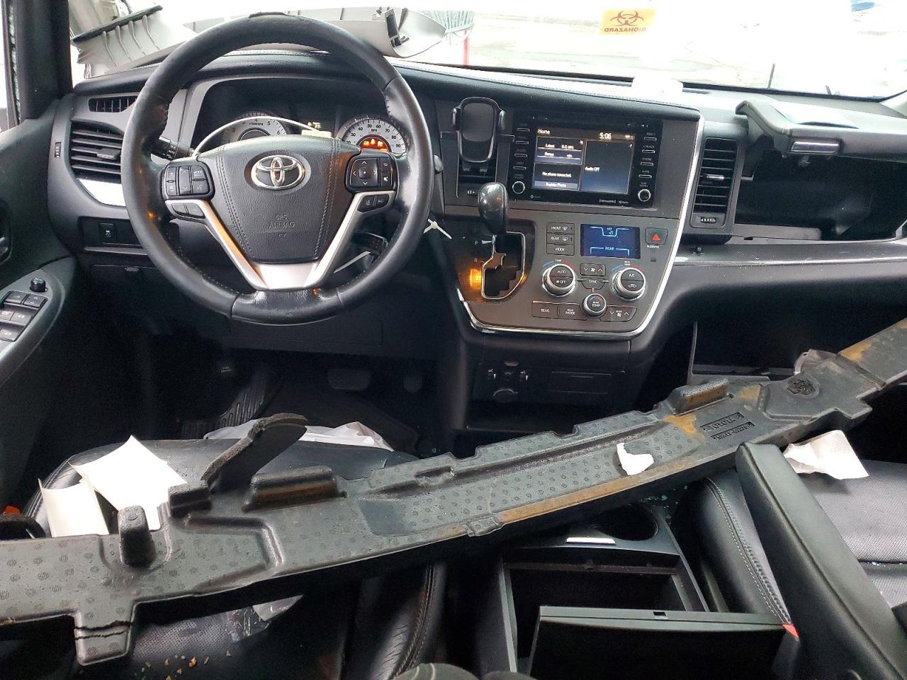 2018 TOYOTA SIENNA