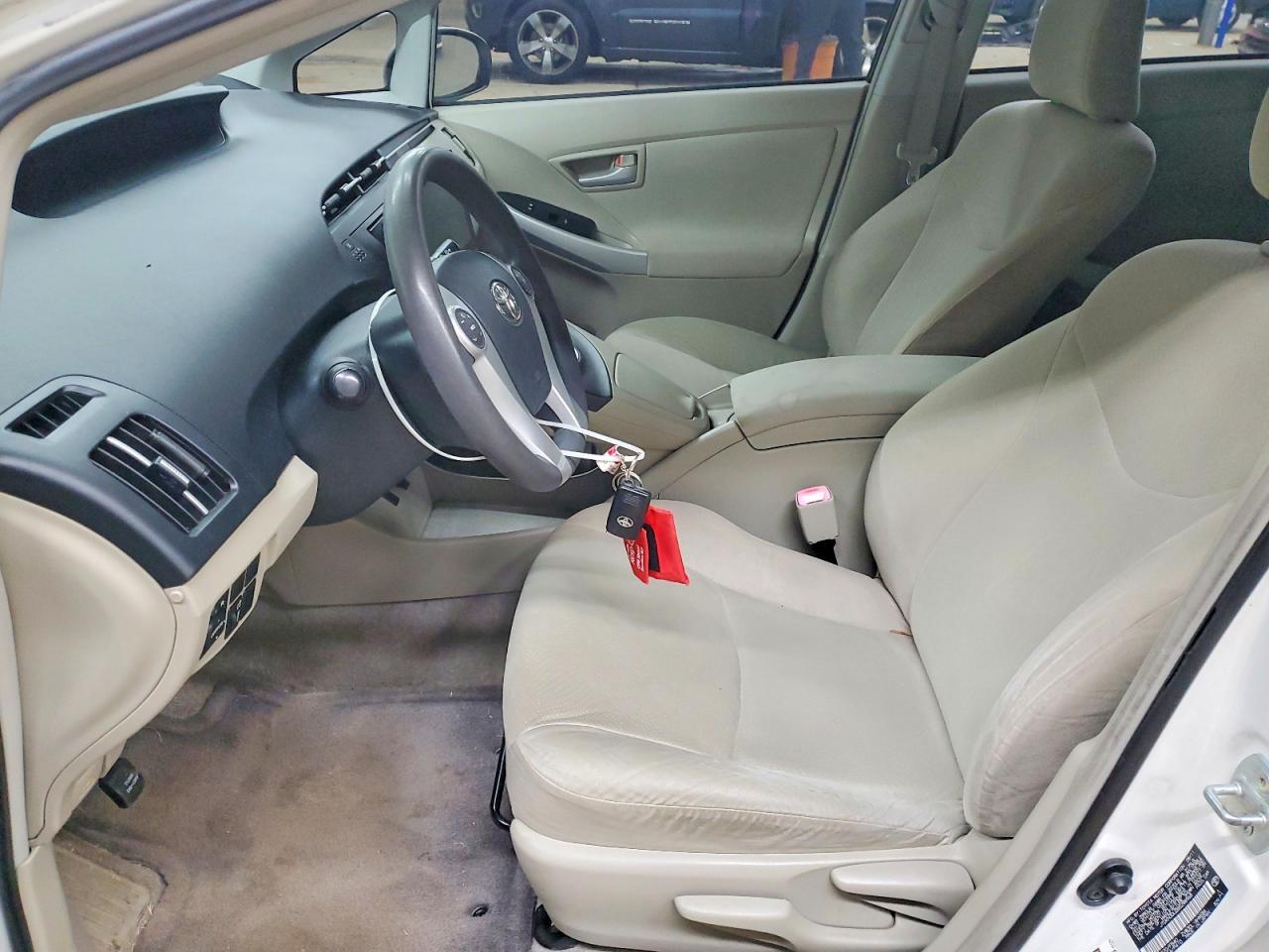 2011 TOYOTA PRIUS