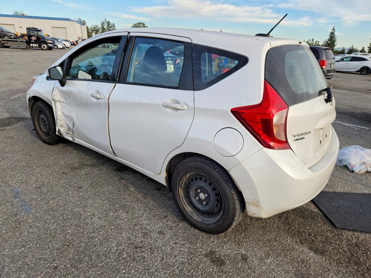 2016 NISSAN Versa Note