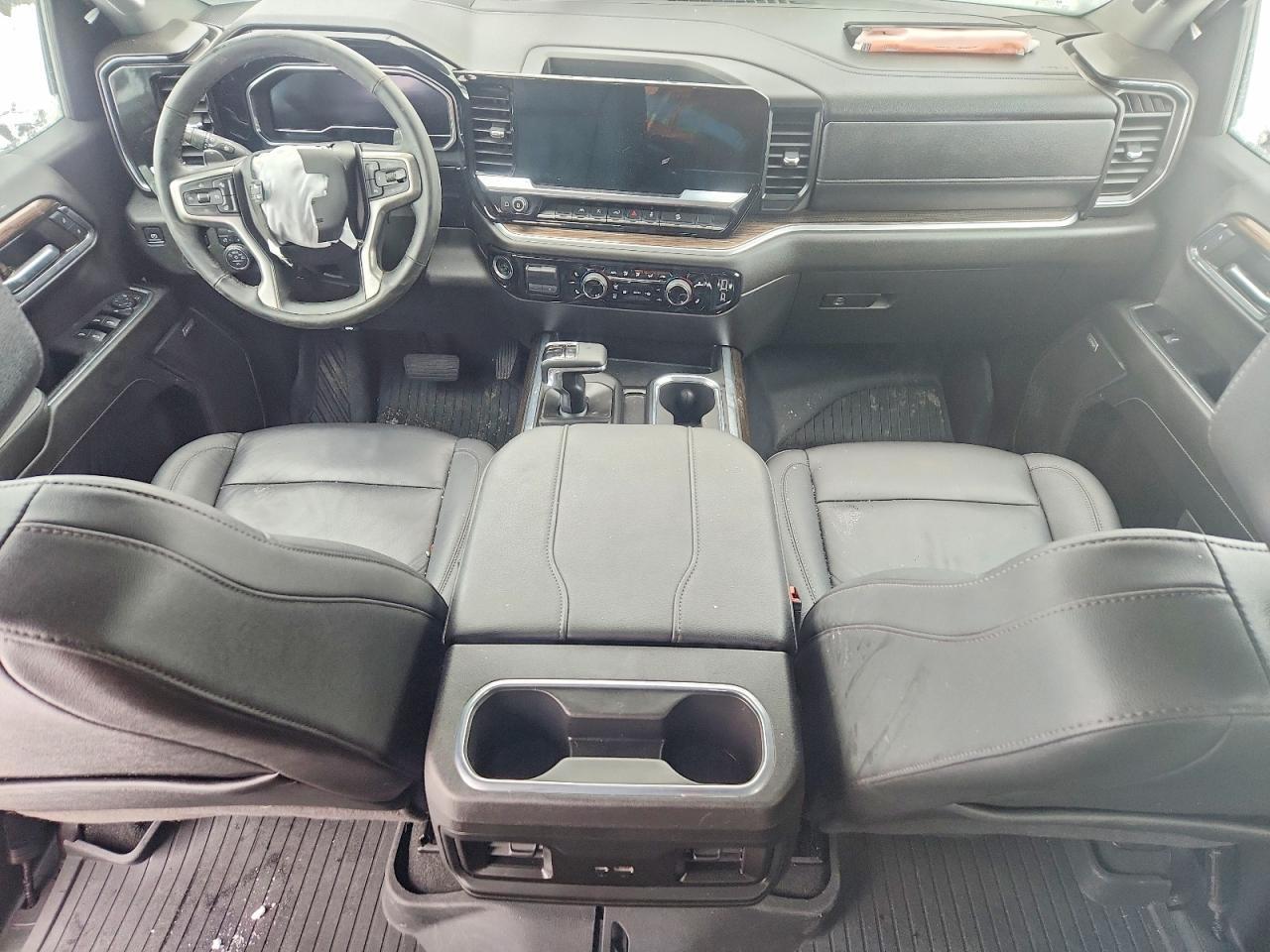 2024 CHEVROLET Silverado