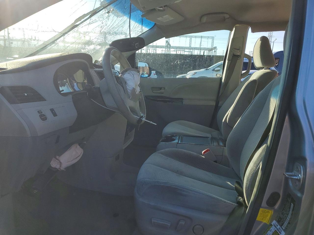 2013 TOYOTA SIENNA