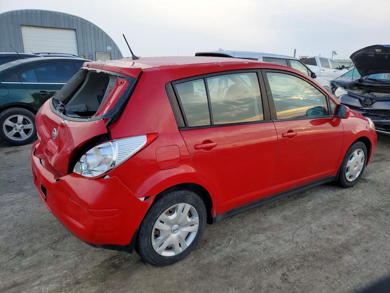 2011 NISSAN VERSA