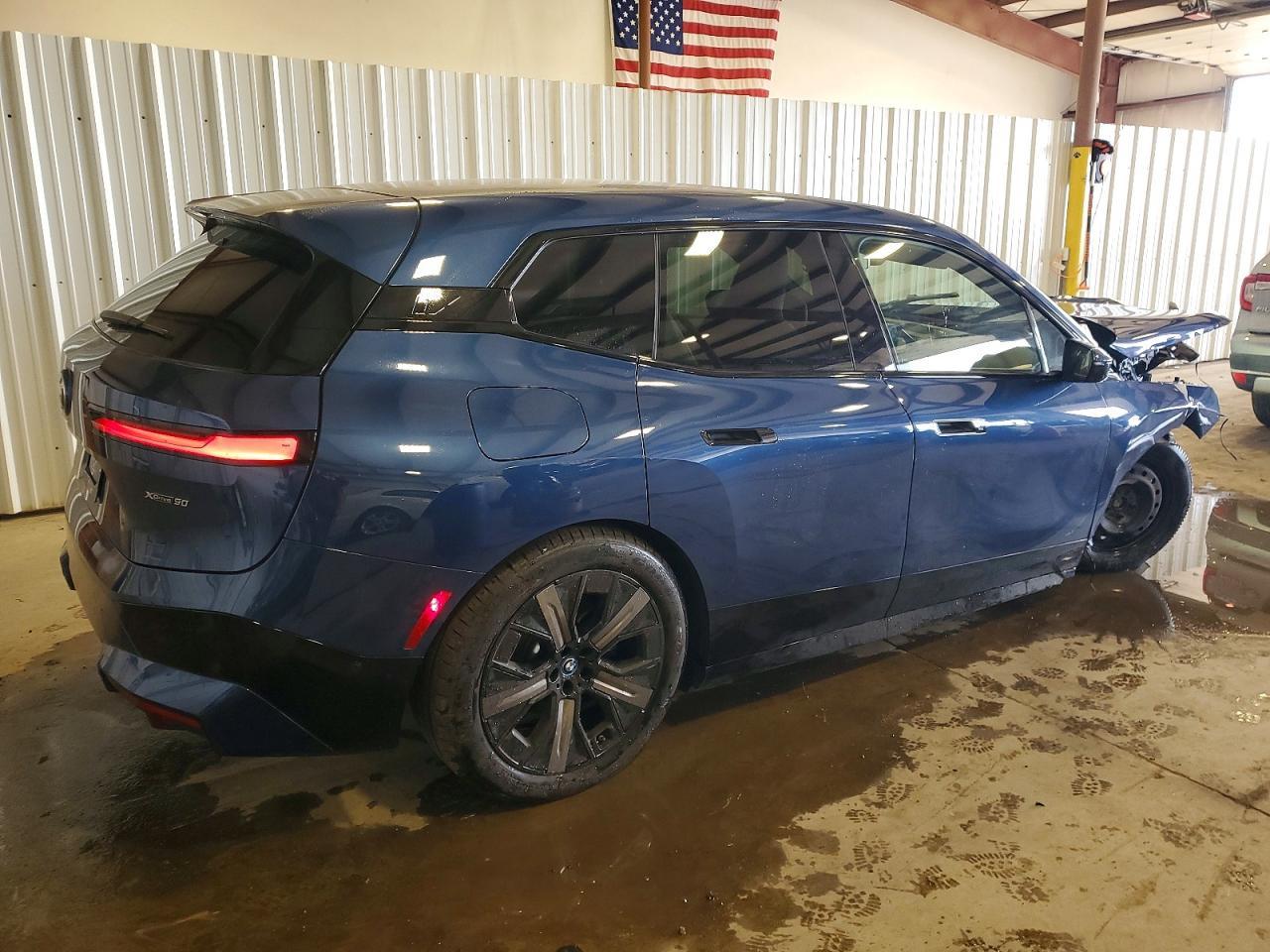 2025 BMW iX