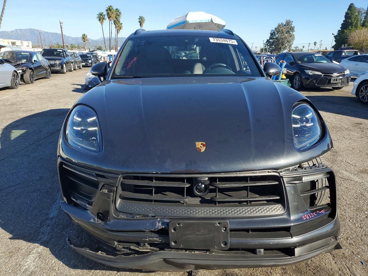 2024 PORSCHE Macan