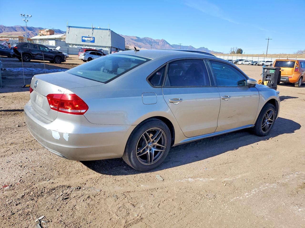 2014 VOLKSWAGEN Passat