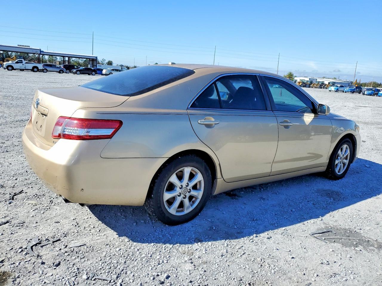 2011 TOYOTA CAMRY