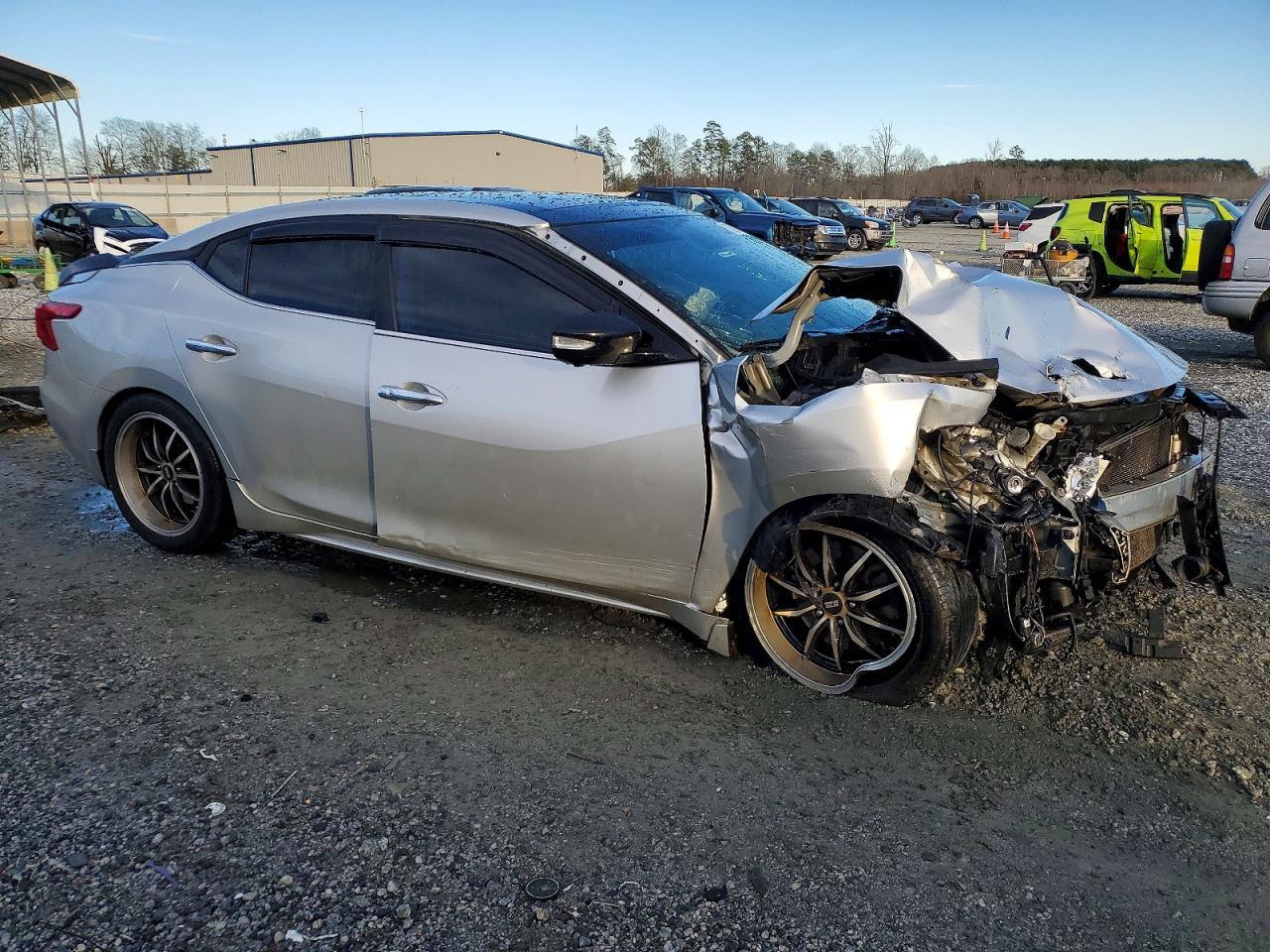 2016 NISSAN Maxima