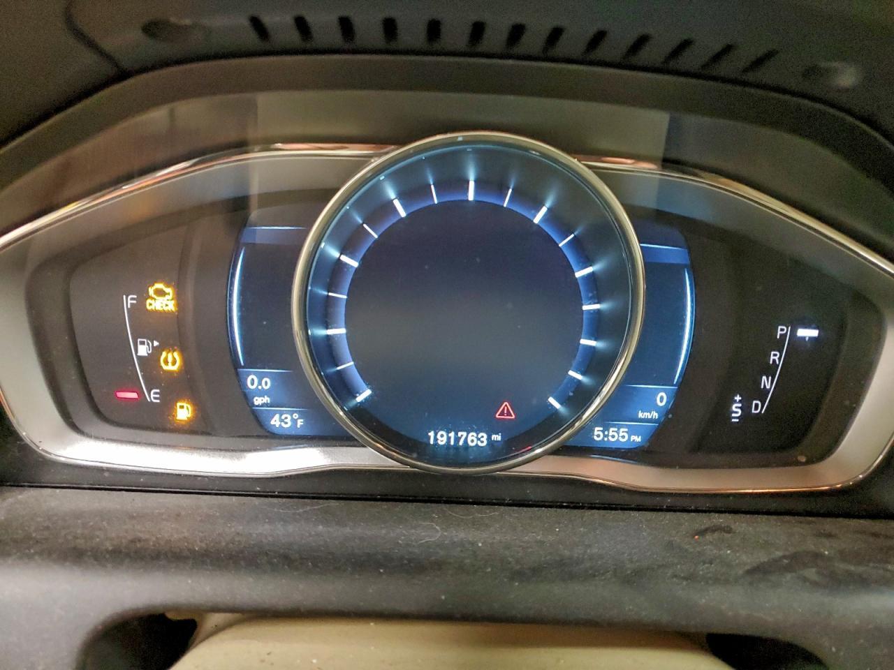 2015 VOLVO XC60