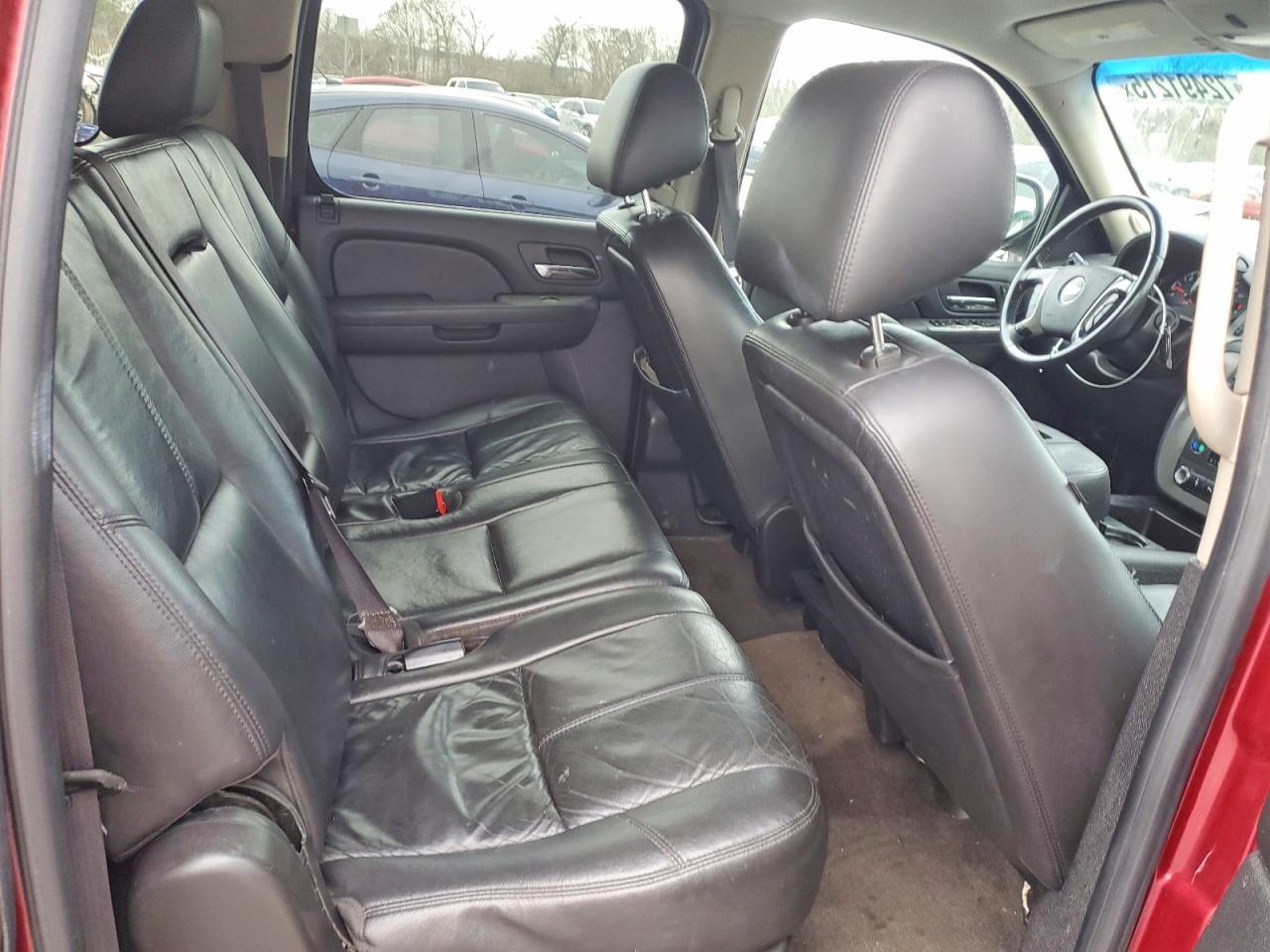 2011 CHEVROLET Suburban