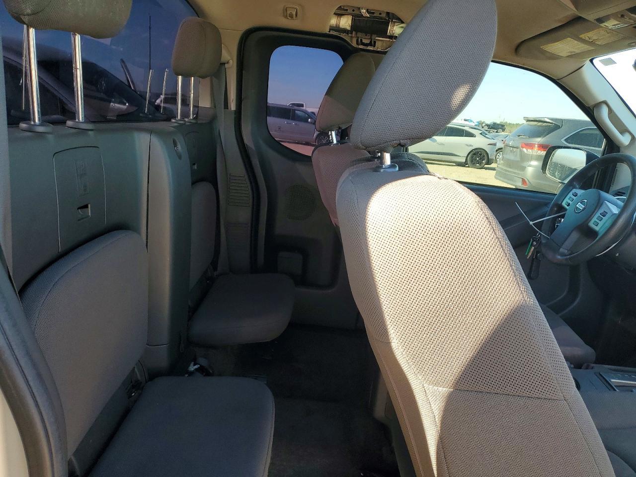 2015 NISSAN Frontier