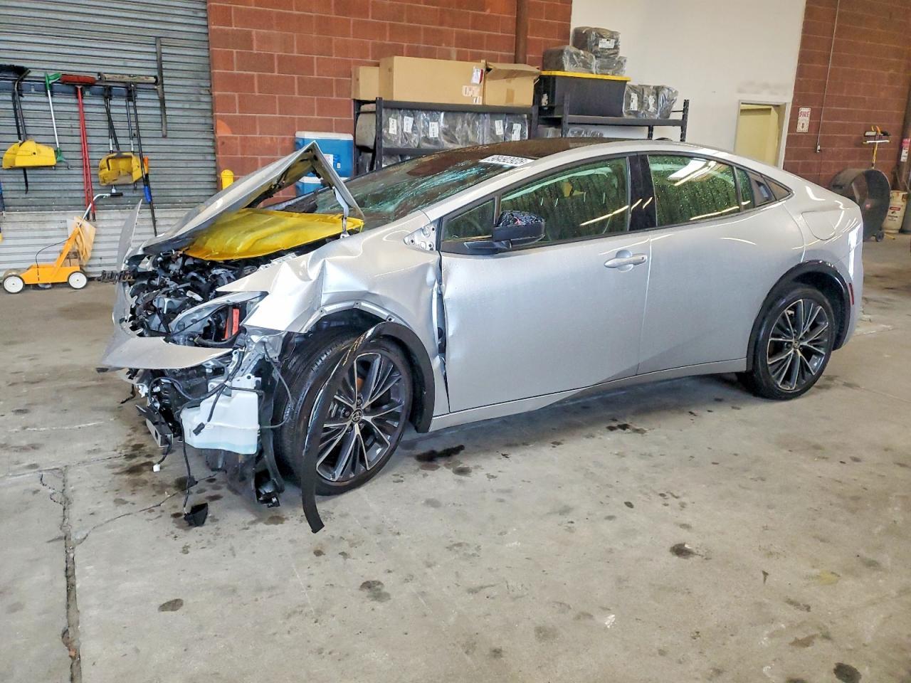2024 TOYOTA PRIUS