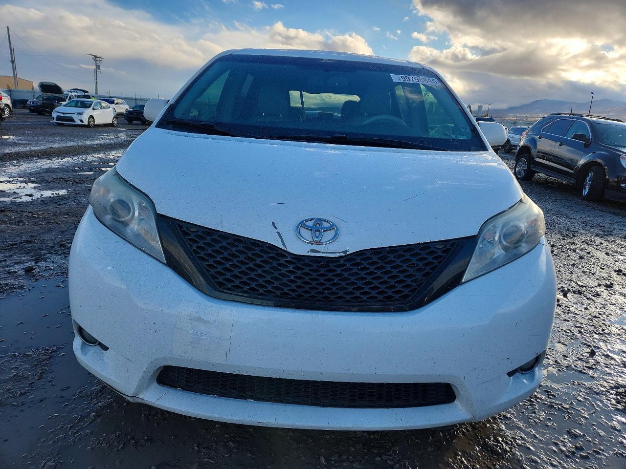 2013 TOYOTA SIENNA