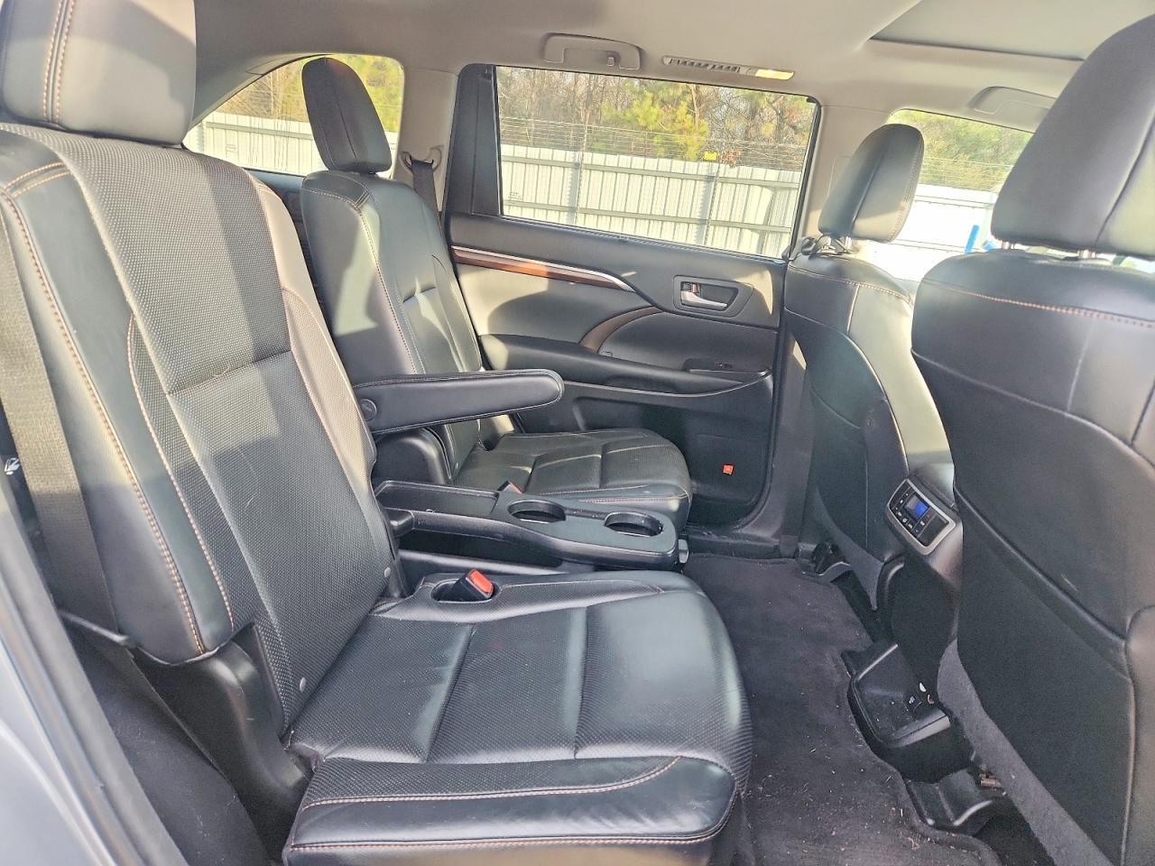 2015 TOYOTA HIGHLANDER