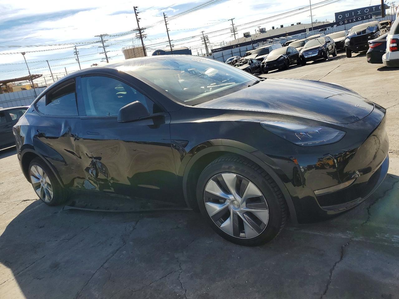 2024 TESLA MODEL Y