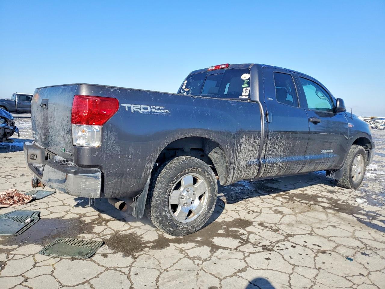 2011 TOYOTA TUNDRA