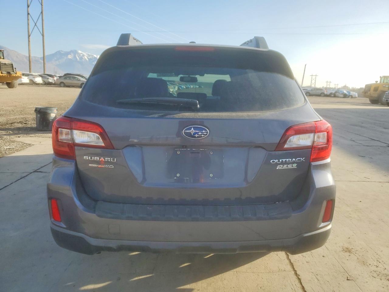 2015 SUBARU Outback