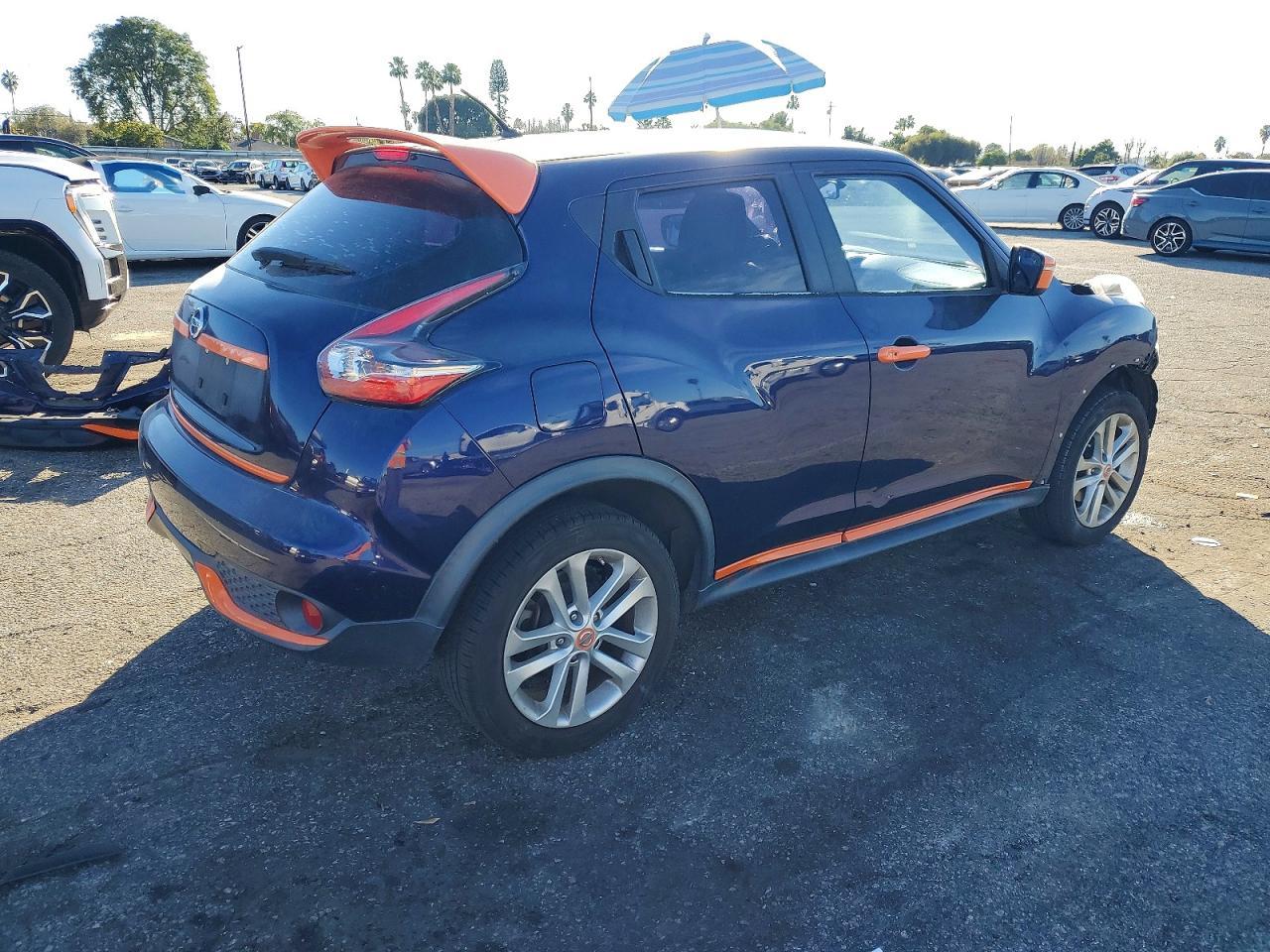 2015 NISSAN Juke