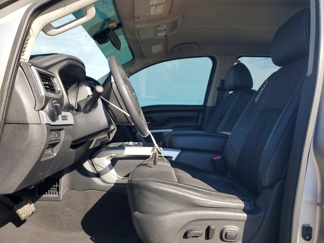 2016 NISSAN Titan