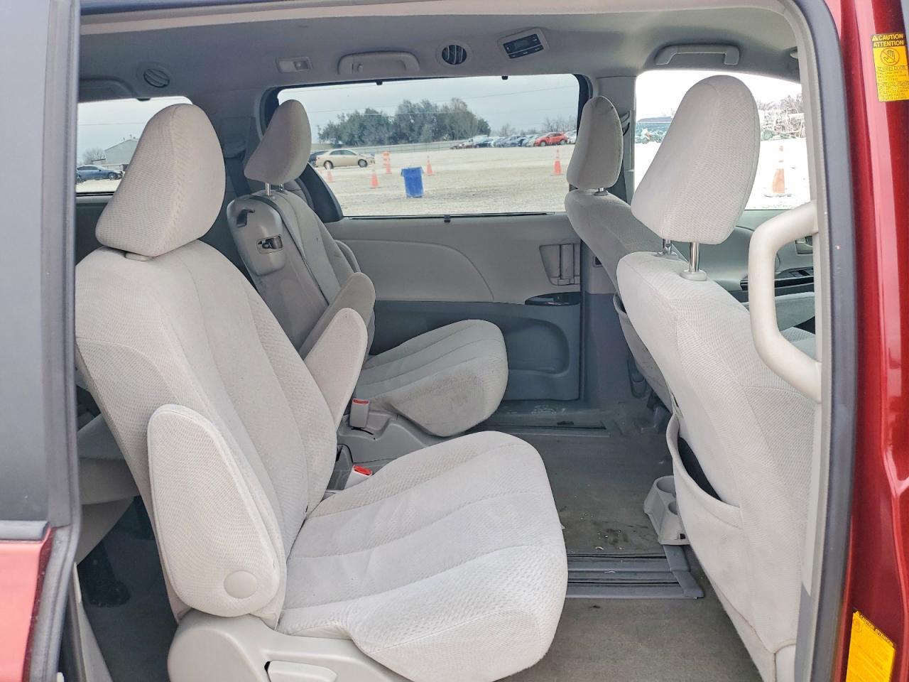 2013 TOYOTA SIENNA