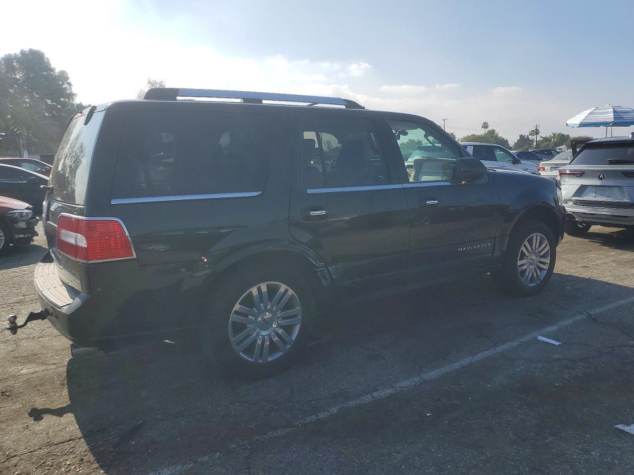 2010 LINCOLN Navigator