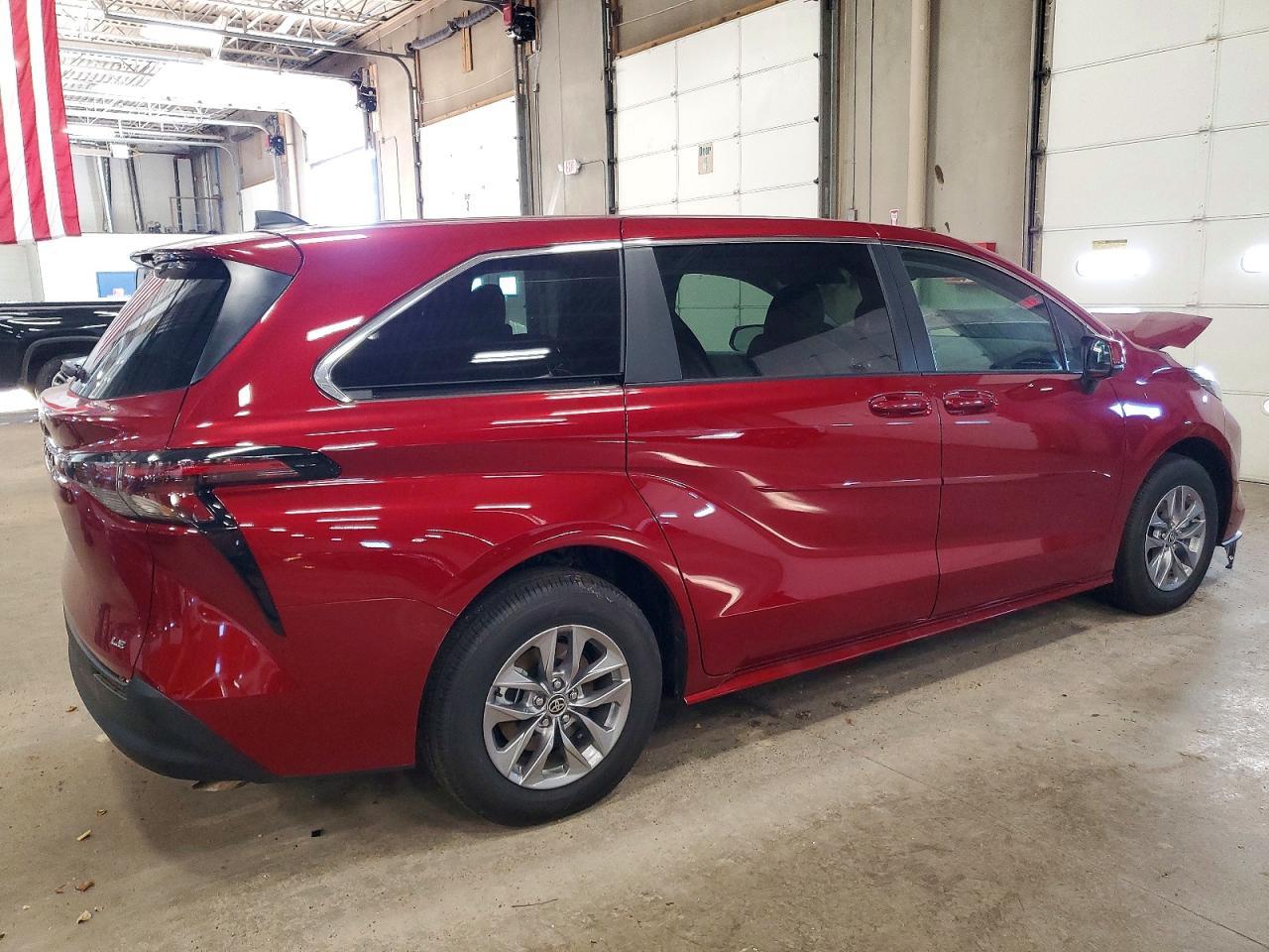 2025 TOYOTA SIENNA