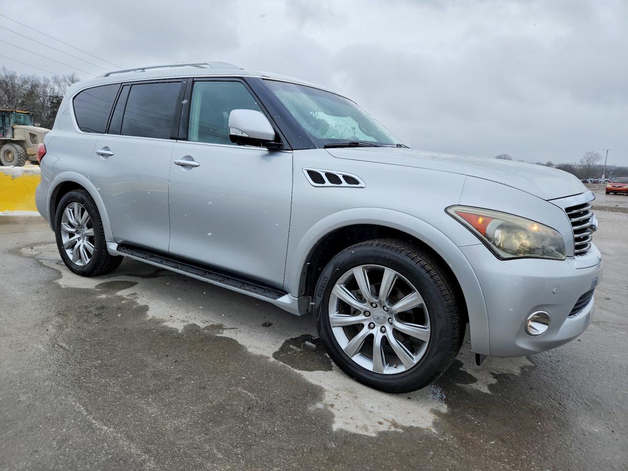 2012 INFINITI QX56