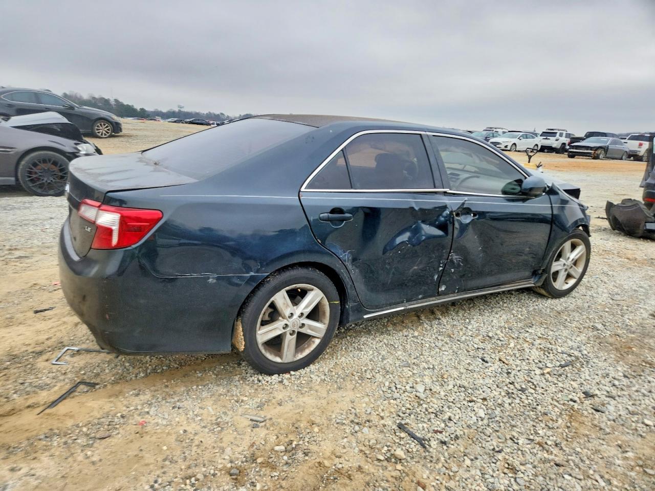 2014 TOYOTA CAMRY
