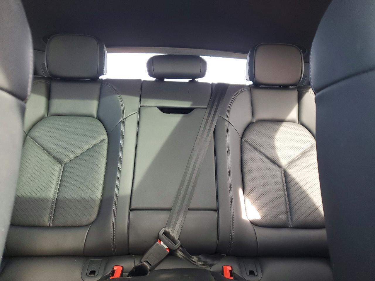 2022 PORSCHE Macan