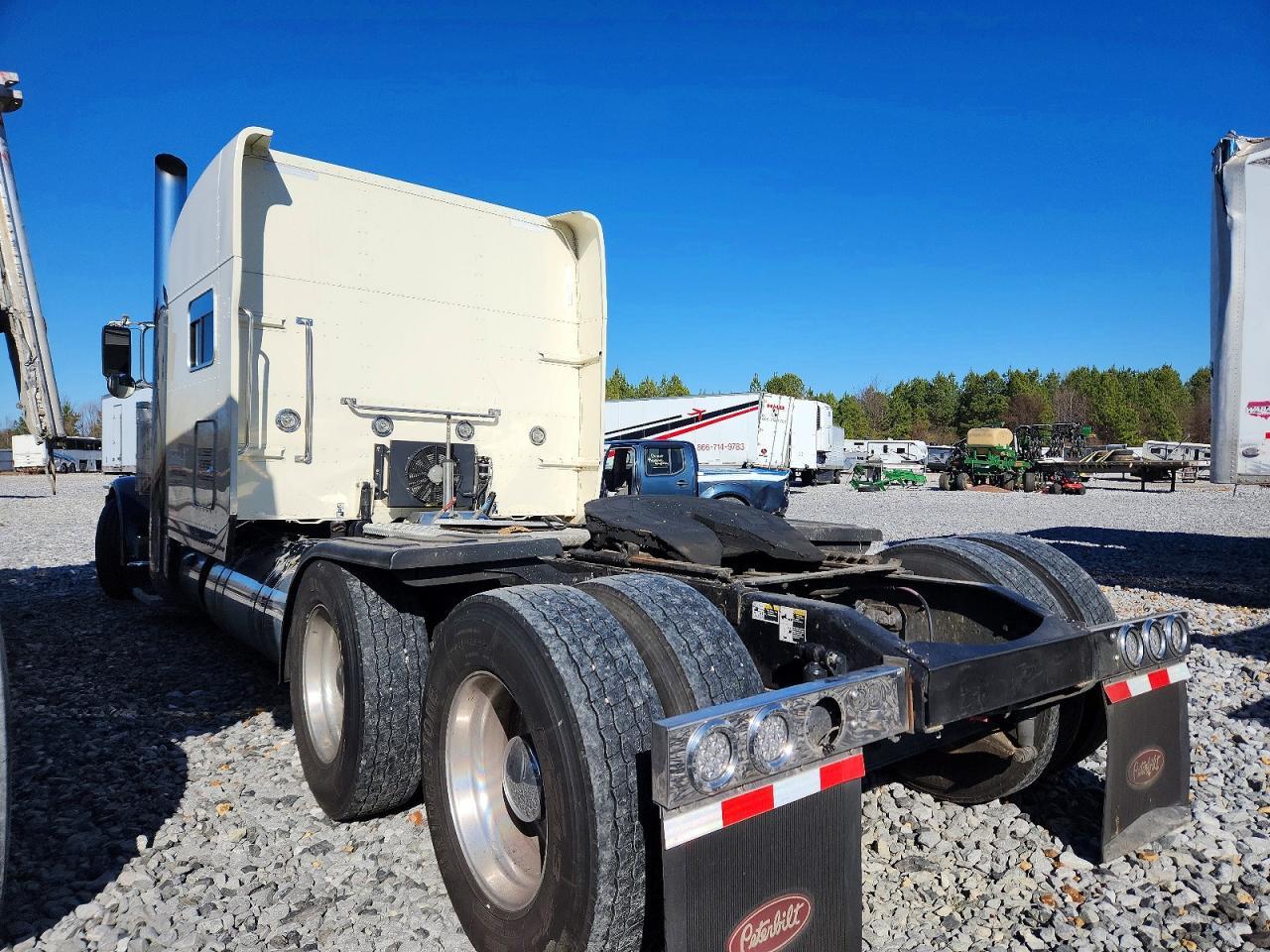 2019 PETERBILT 389