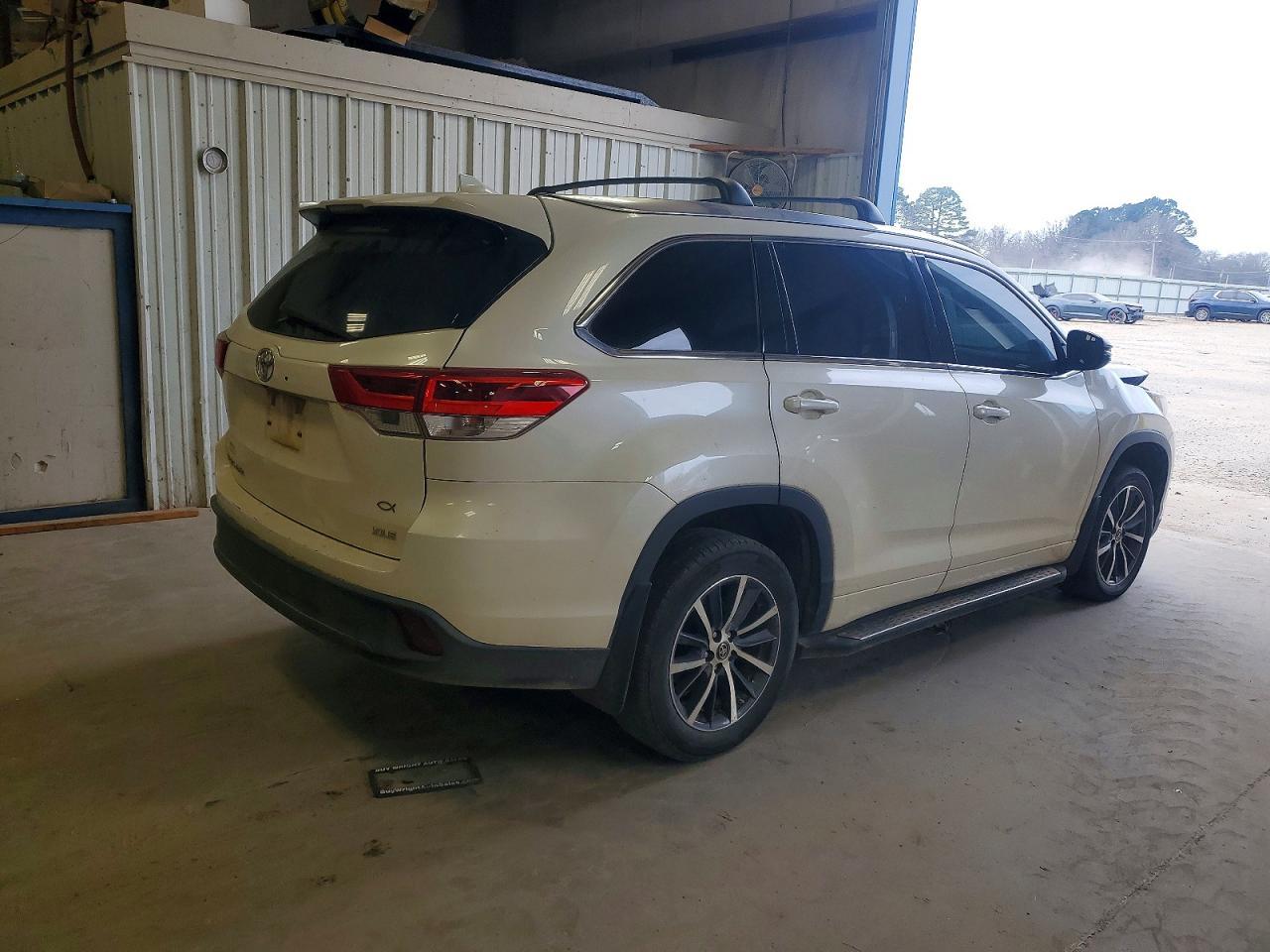 2018 TOYOTA HIGHLANDER