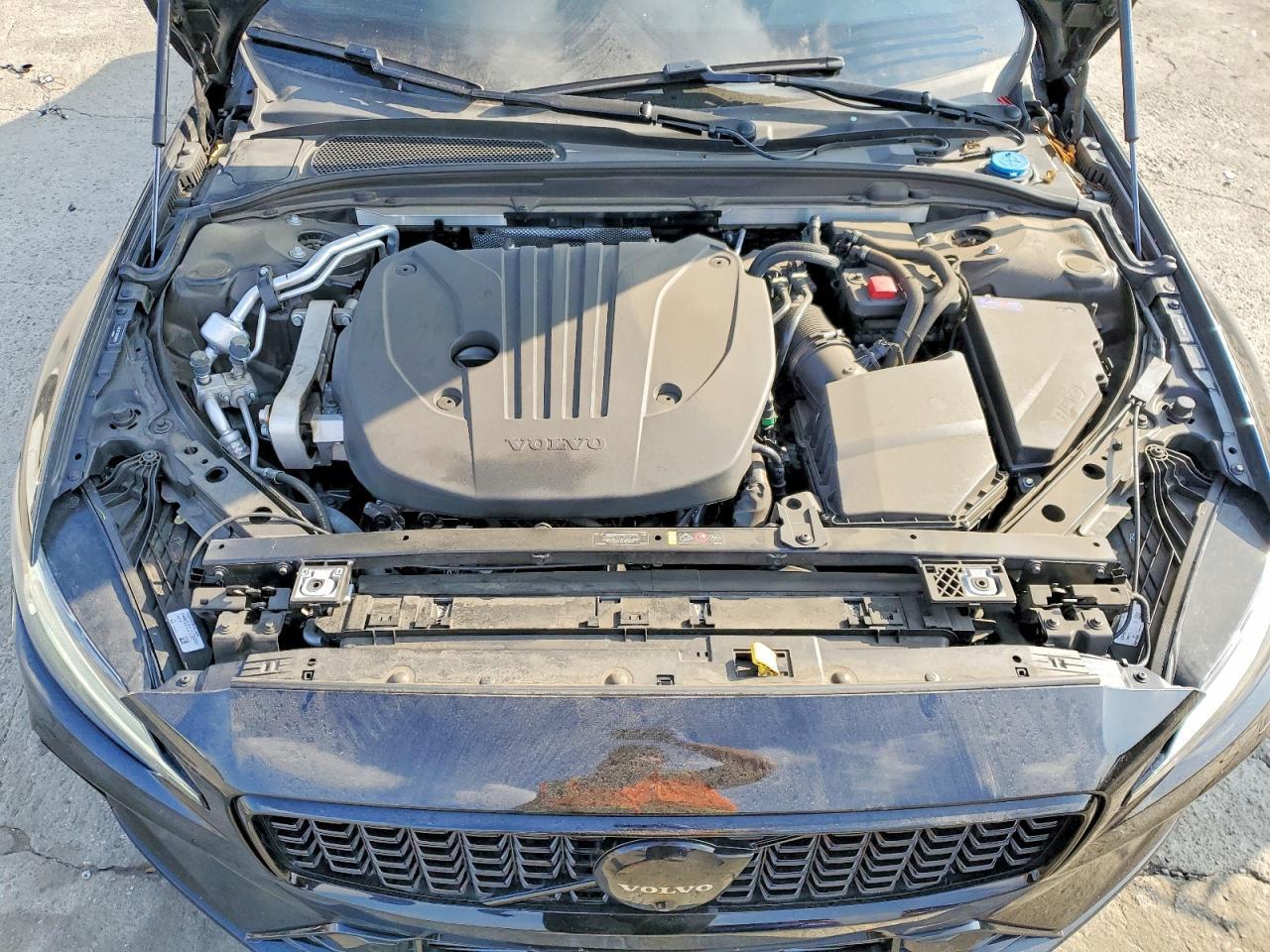 2024 VOLVO S60