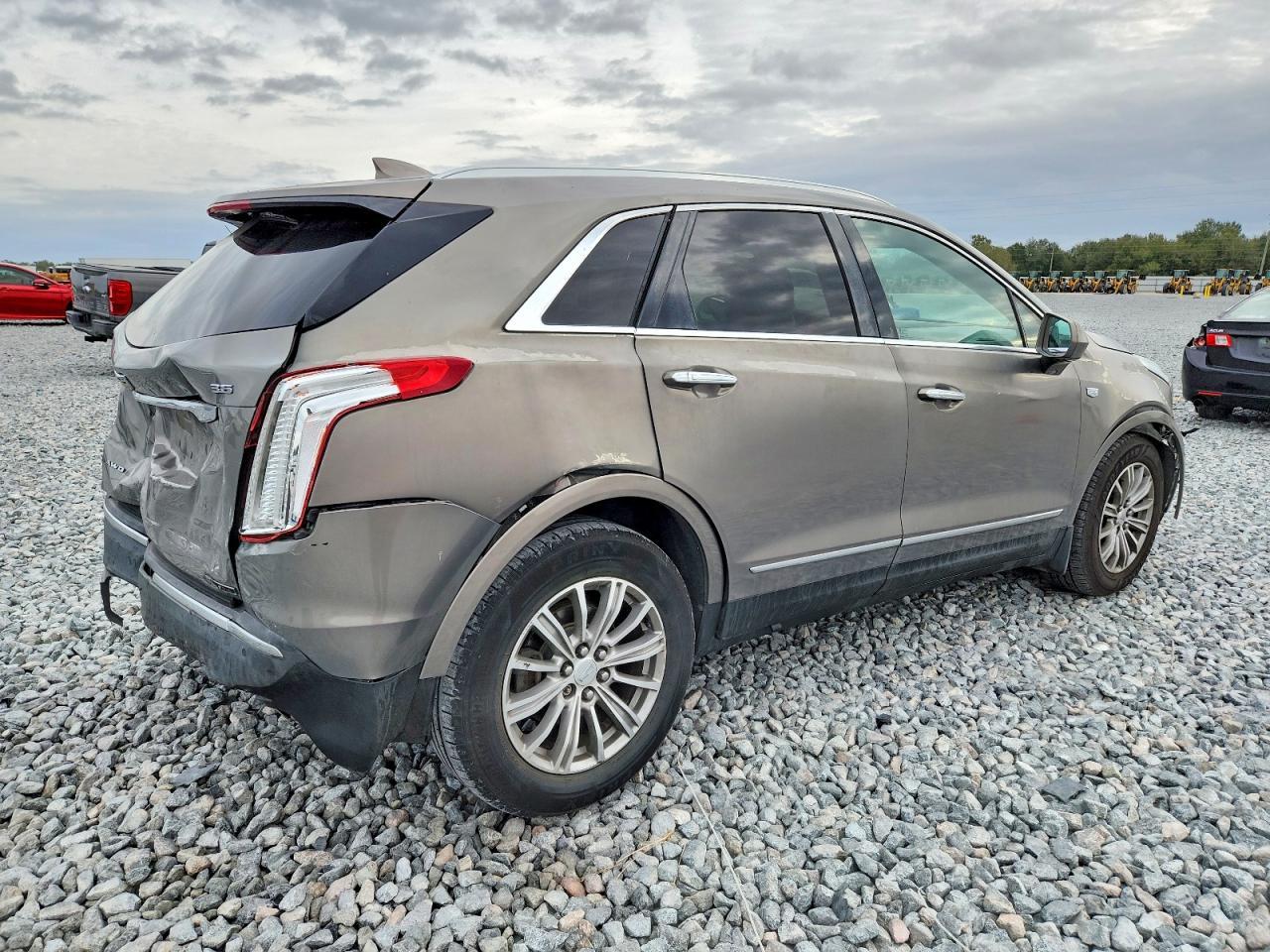 2017 CADILLAC XT5