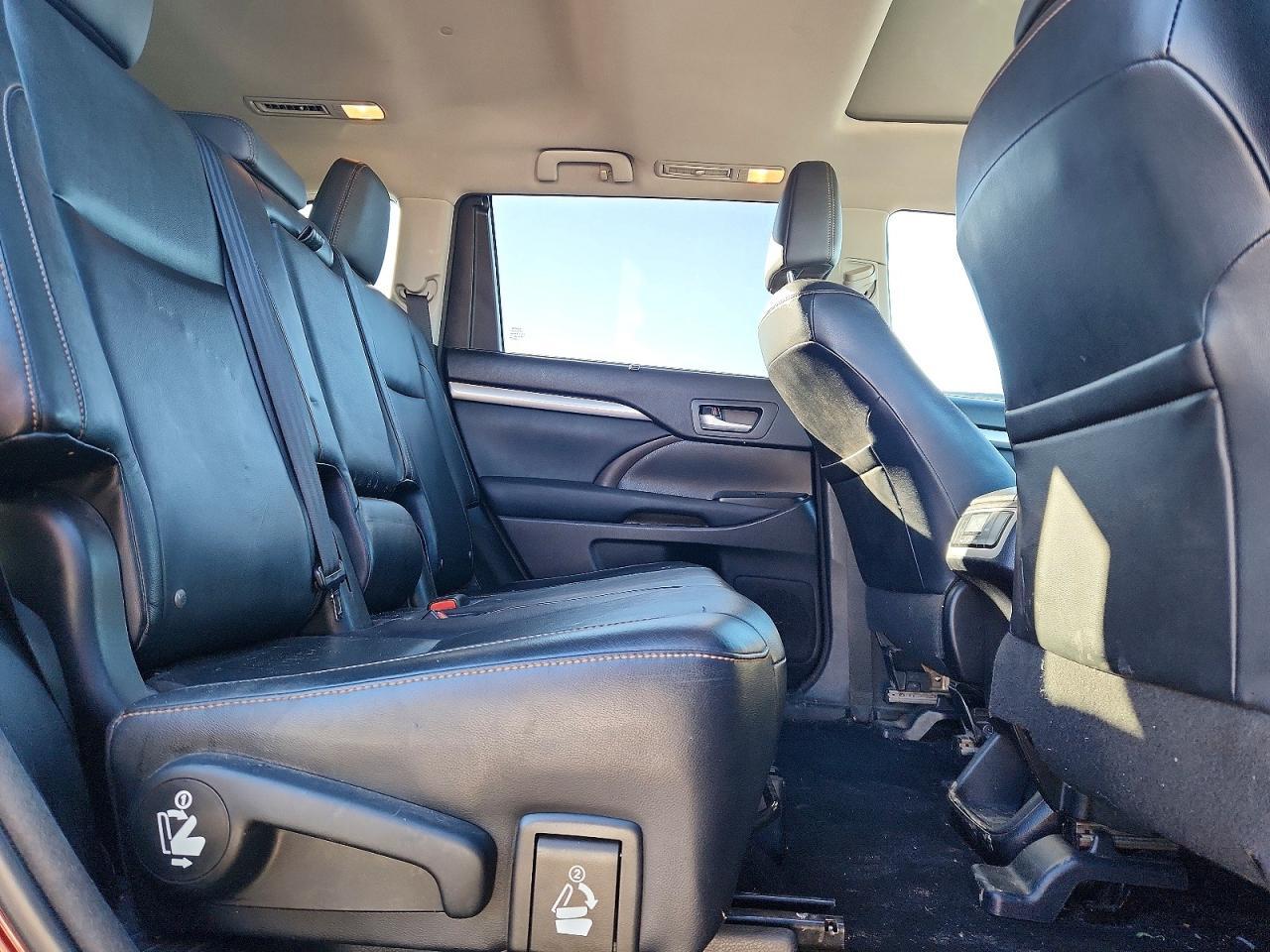 2014 TOYOTA HIGHLANDER