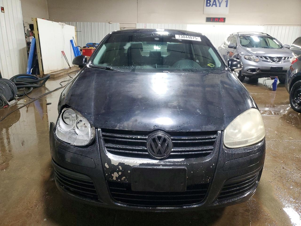 2010 VOLKSWAGEN JETTA
