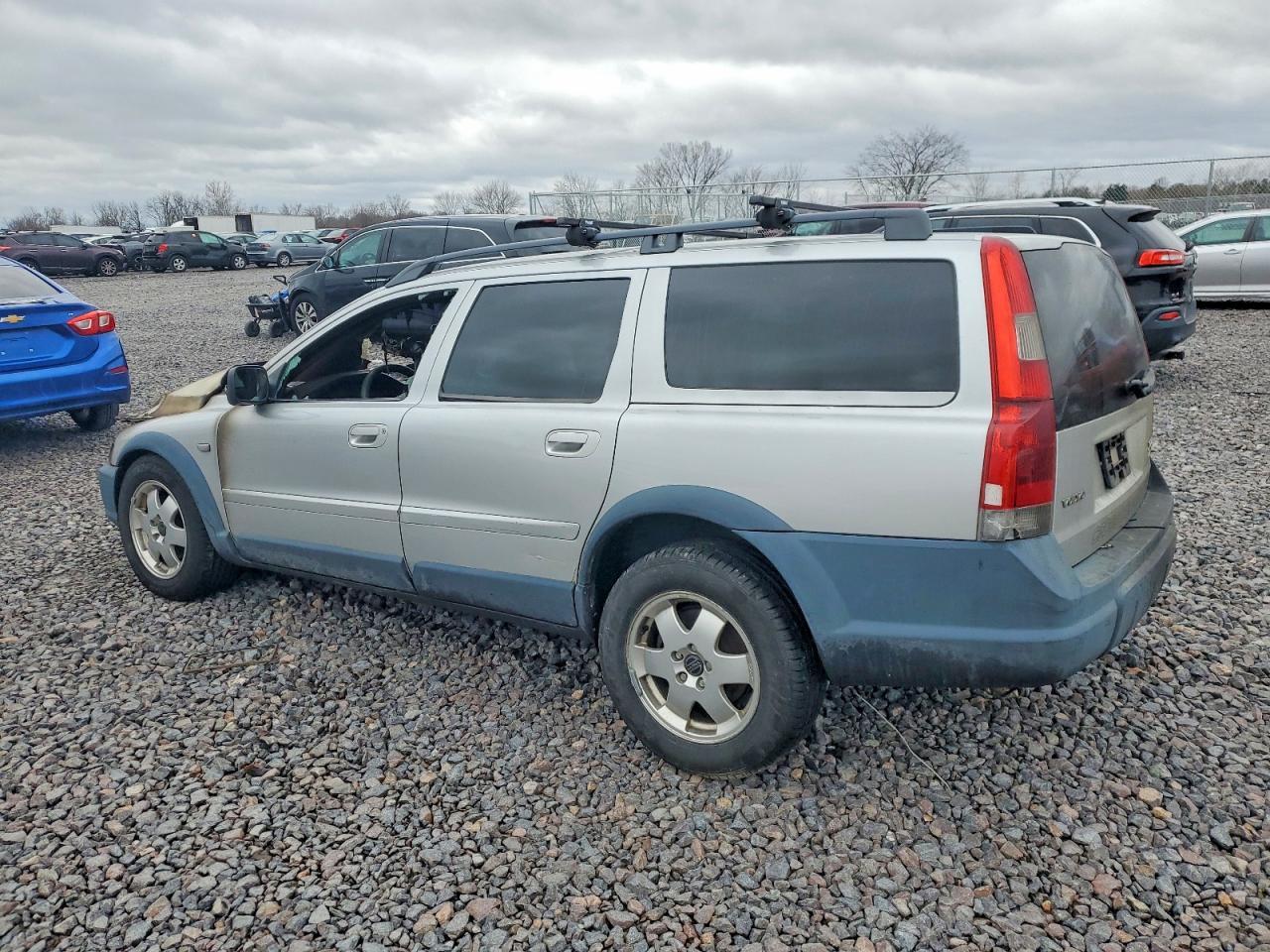2004 VOLVO XC70
