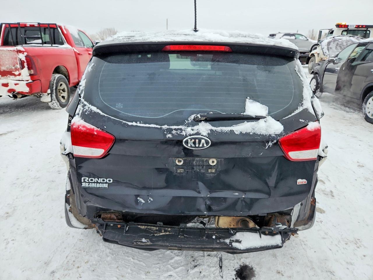 2015 KIA RONDO