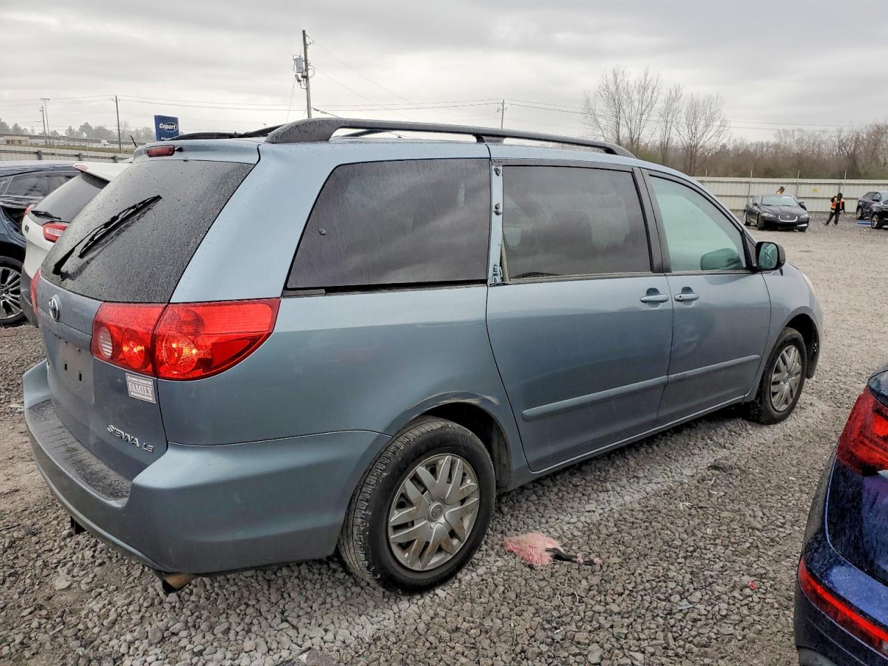 2010 TOYOTA SIENNA