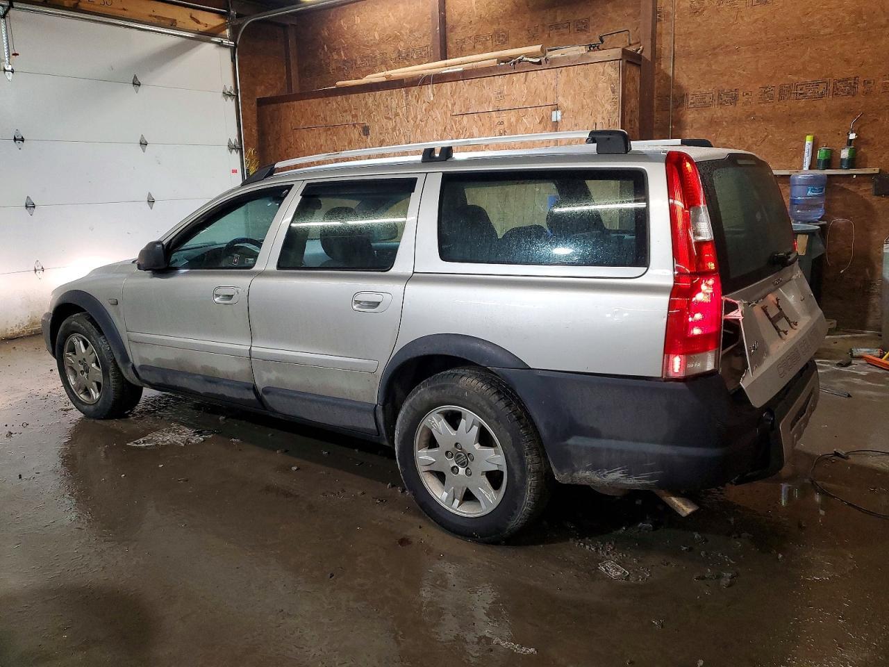 2005 VOLVO XC70
