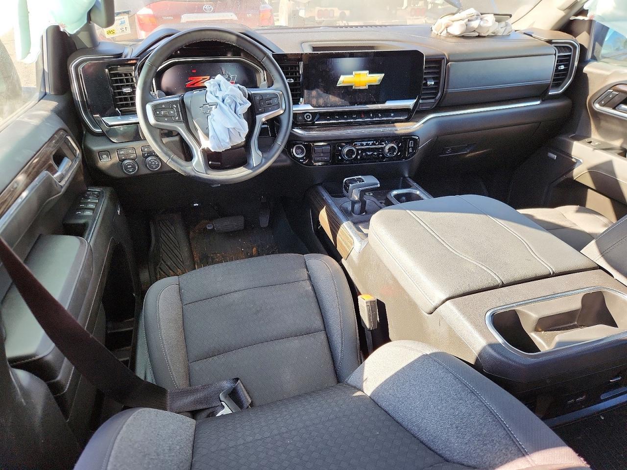 2024 CHEVROLET Silverado