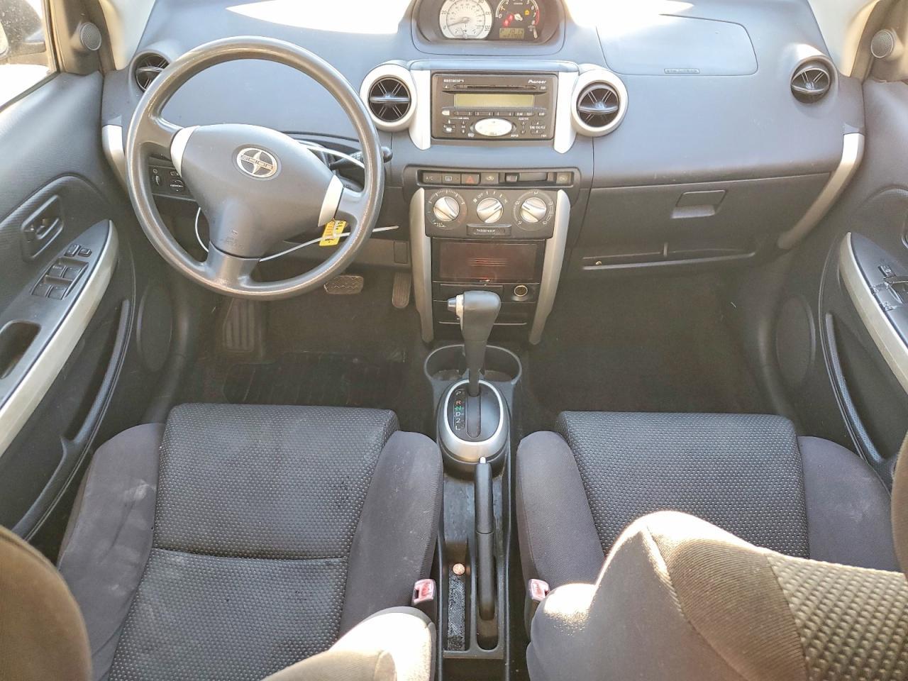 2005 TOYOTA SCION