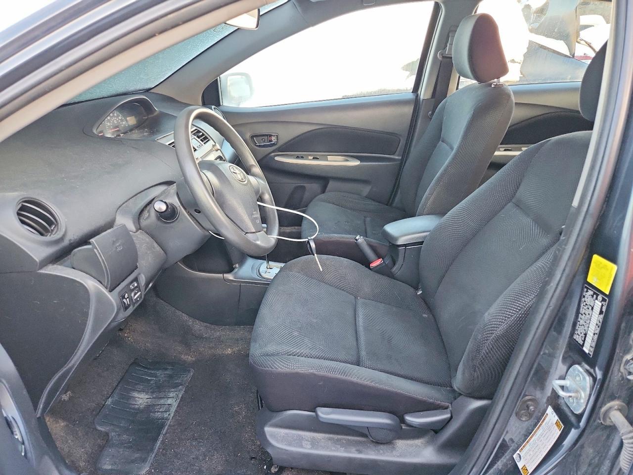 2011 TOYOTA YARIS