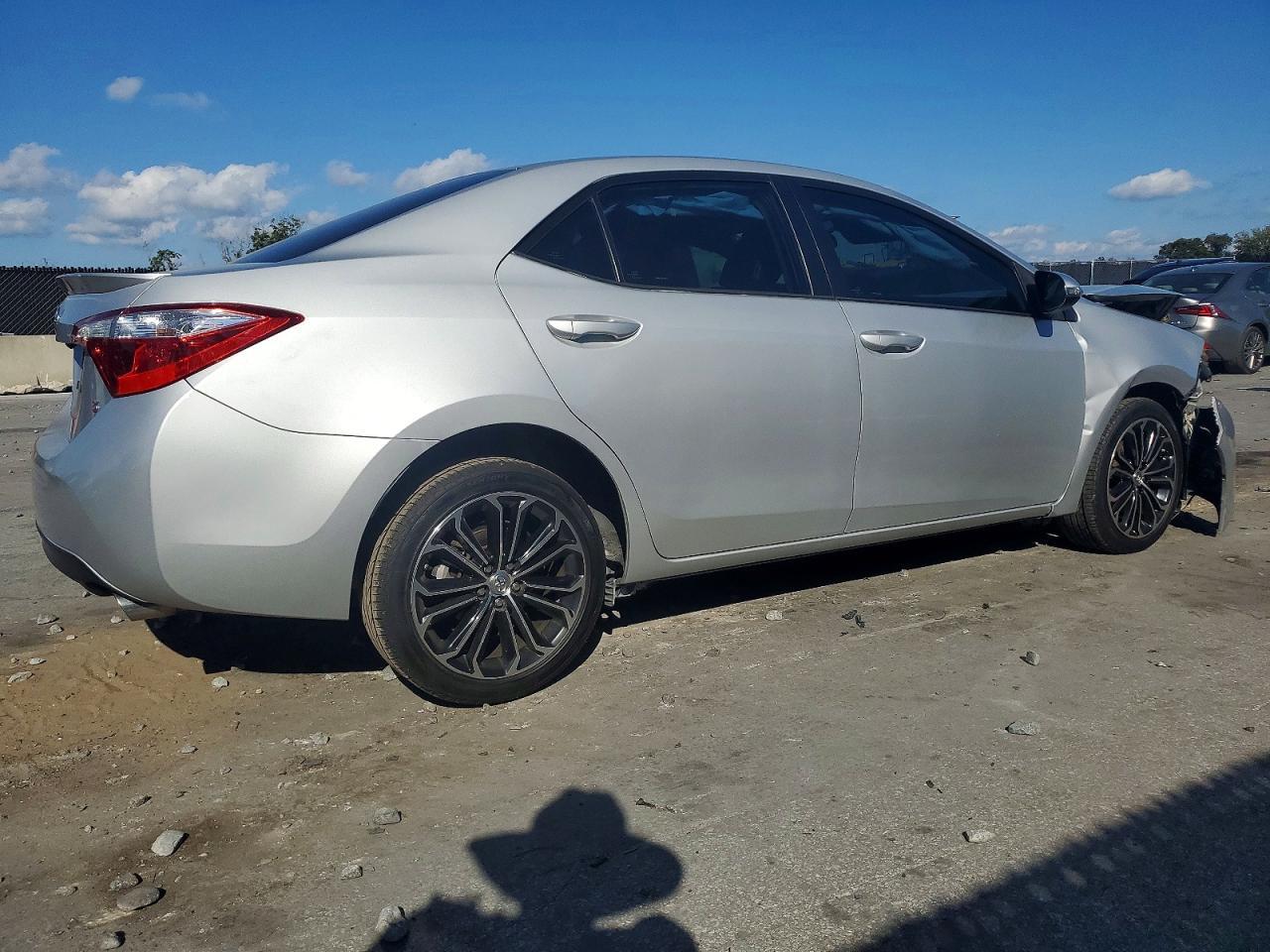 2016 TOYOTA COROLLA