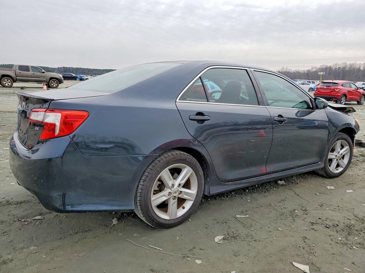 2014 TOYOTA CAMRY
