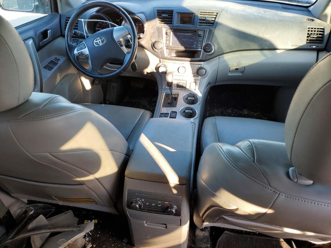 2013 TOYOTA HIGHLANDER